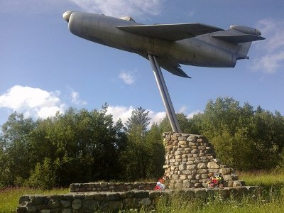 Помнік Ткачову ў пасёлку Пяшчаны (Мурманская вобл., Расія)