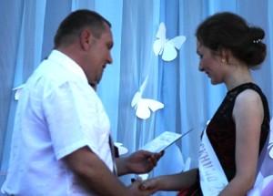 Вручение аттестата особого образца Сергею Гулевичу (2)
