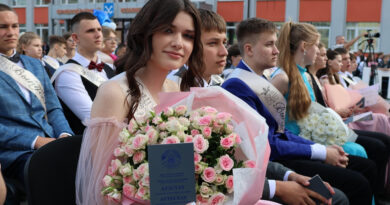 КАК ЭТО БЫЛО: в Корме выпускников проводили во взрослую жизнь
