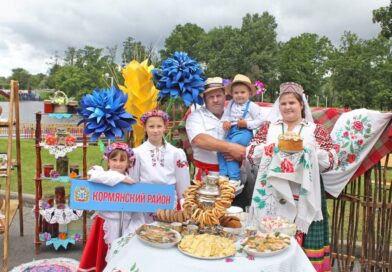 Каравай-каравай, маладую сям’ю выбірай! У Добрушы прайшоў абласны этап рэспубліканскага праекта «Уладар сяла»