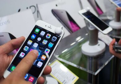 Нужно ли декларировать купленный за границей смартфон, пояснили в ГТК