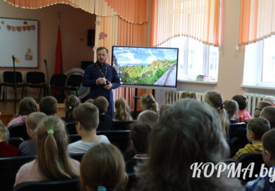 «От чистоты речи – к чистоте души»: в средней школе № 1 г.п. Корма прошла встреча с настоятелем храма Святителя Николая Чудотворца