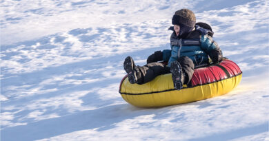Тюбинг, «ватрушка», «бублик»: в прокуратуре Кормянского района напомнили об опасности катания на подобных приспособлениях
